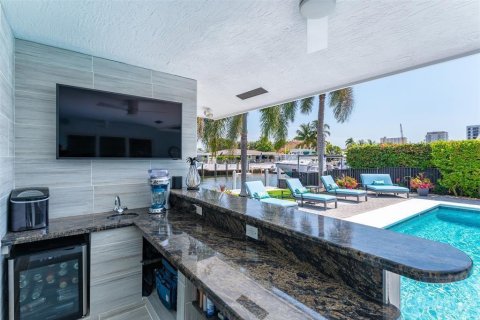 Villa ou maison à louer à Pompano Beach, Floride: 3 chambres, 215.81 m2 № 2389512 - photo 5