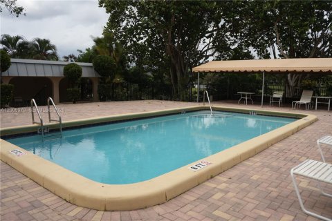 Copropriété à vendre à Lauderhill, Floride: 2 chambres, 104.98 m2 № 2070916 - photo 7