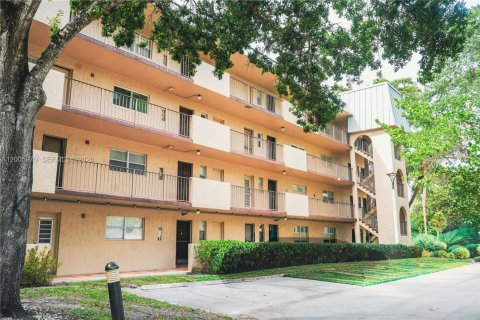 Copropriété à vendre à Lauderhill, Floride: 2 chambres, 104.98 m2 № 2070916 - photo 6
