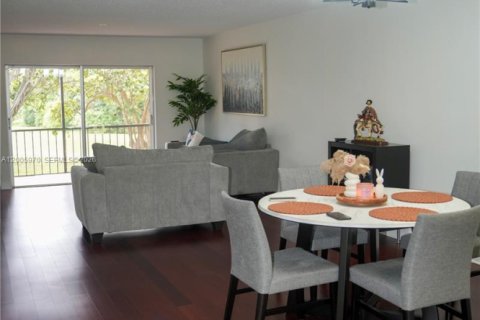 Condo à Lauderhill, Floride, 2 chambres  № 2070916