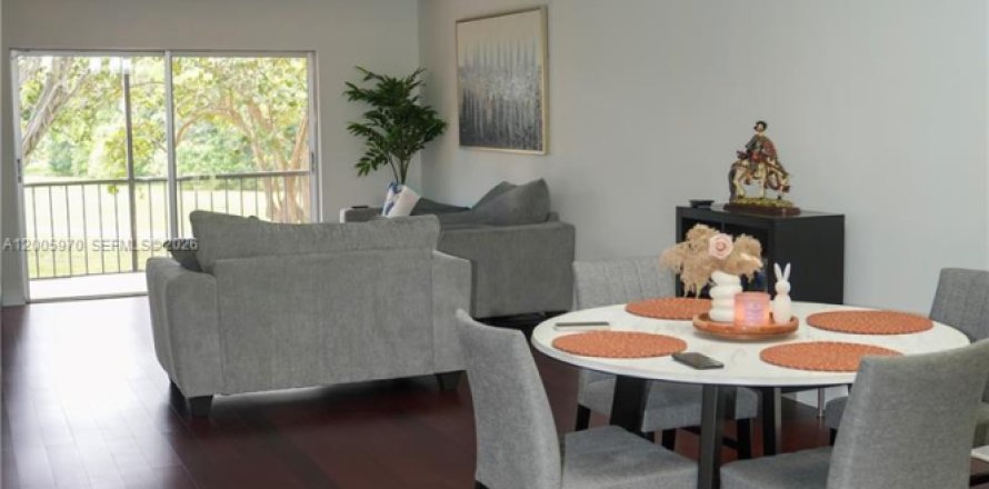 Condo à Lauderhill, Floride, 2 chambres  № 2070916