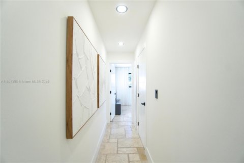 House in Fort Lauderdale, Florida 3 bedrooms, 152.55 sq.m. № 1727850 - photo 13