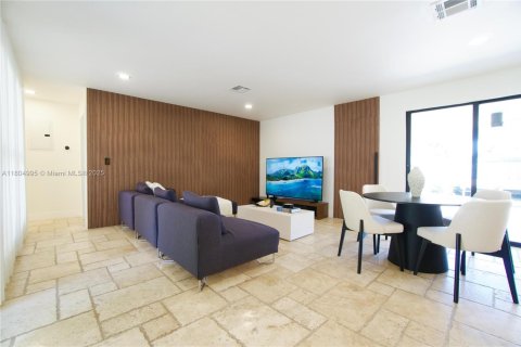 House in Fort Lauderdale, Florida 3 bedrooms, 152.55 sq.m. № 1727850 - photo 6