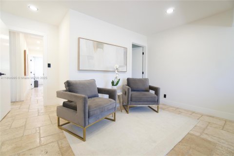 House in Fort Lauderdale, Florida 3 bedrooms, 152.55 sq.m. № 1727850 - photo 14
