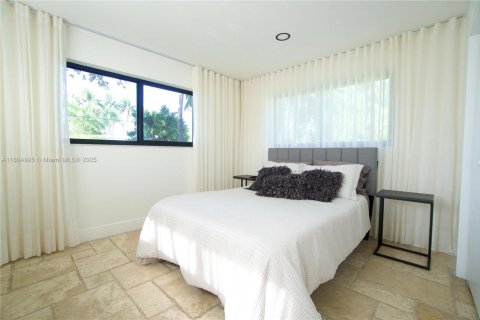 House in Fort Lauderdale, Florida 3 bedrooms, 152.55 sq.m. № 1727850 - photo 15