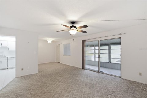 Condo in Ocala, Florida, 2 bedrooms  № 2096783 - photo 14