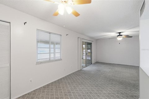 Condo in Ocala, Florida, 2 bedrooms  № 2096783 - photo 16