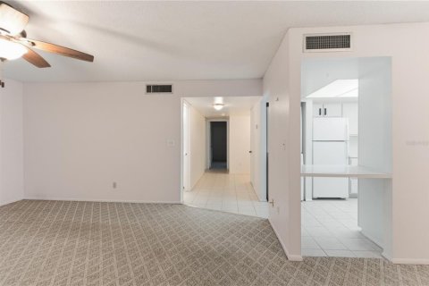 Condo in Ocala, Florida, 2 bedrooms  № 2096783 - photo 22