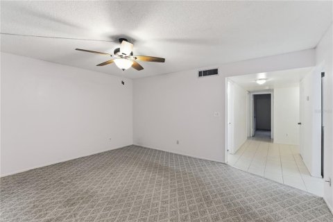 Condo in Ocala, Florida, 2 bedrooms  № 2096783 - photo 21