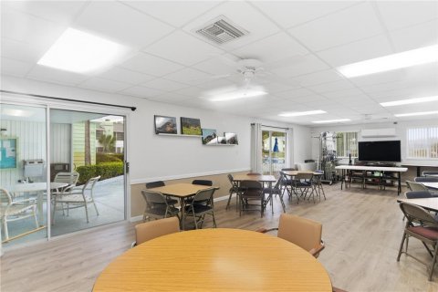 Condo in Ocala, Florida, 2 bedrooms  № 2096783 - photo 27