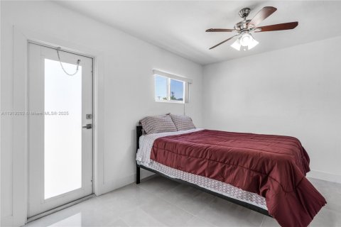 House in Miami Gardens, Florida 4 bedrooms, 188.78 sq.m. № 1974425 - photo 19