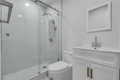 House in Miami Gardens, Florida 4 bedrooms, 188.78 sq.m. № 1974425 - photo 23