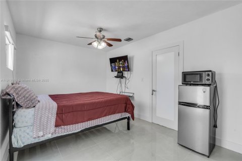House in Miami Gardens, Florida 4 bedrooms, 188.78 sq.m. № 1974425 - photo 20
