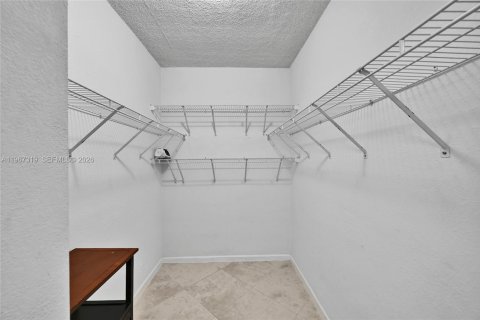 Condominio en alquiler en Hollywood, Florida, 1 dormitorio, 77.57 m2 № 2081391 - foto 17