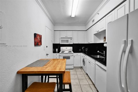 Condominio en alquiler en Hollywood, Florida, 1 dormitorio, 77.57 m2 № 2081391 - foto 12