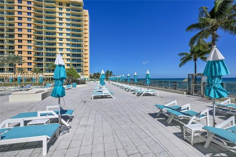 Condominio en alquiler en Hollywood, Florida, 1 dormitorio, 77.57 m2 № 2081391 - foto 23