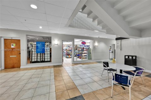 Condominio en alquiler en Hollywood, Florida, 1 dormitorio, 77.57 m2 № 2081391 - foto 30