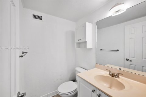 Condominio en alquiler en Hollywood, Florida, 1 dormitorio, 77.57 m2 № 2081391 - foto 13