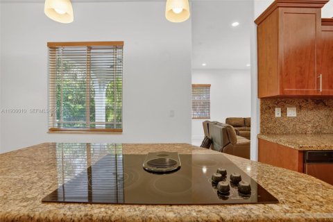 Купить виллу или дом в Майами, Флорида 5 спален, 277.41м2, № 1988634 - фото 16