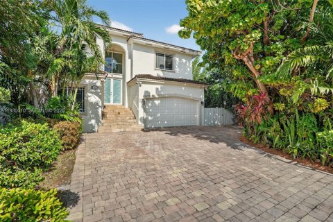 Купить виллу или дом в Майами, Флорида 5 спален, 277.41м2, № 1988634 - фото 6