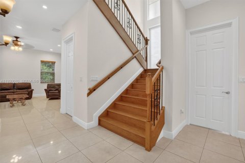 Купить виллу или дом в Майами, Флорида 5 спален, 277.41м2, № 1988634 - фото 9