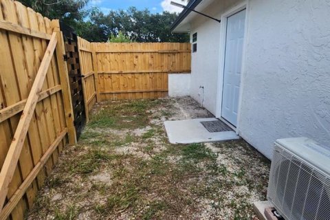 House in Longwood, Florida 1 bedroom, 46.45 sq.m. № 2379344 - photo 3
