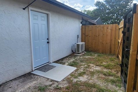 House in Longwood, Florida 1 bedroom, 46.45 sq.m. № 2379344 - photo 4