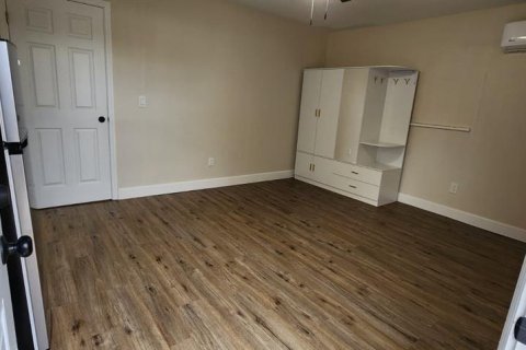 House in Longwood, Florida 1 bedroom, 46.45 sq.m. № 2379344 - photo 11