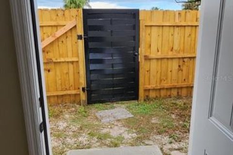 House in Longwood, Florida 1 bedroom, 46.45 sq.m. № 2379344 - photo 2