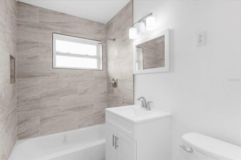Casa en venta en Port Charlotte, Florida, 4 dormitorios, 175.4 m2 № 1900877 - foto 20