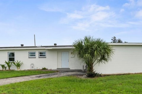 Casa en venta en Port Charlotte, Florida, 4 dormitorios, 175.4 m2 № 1900877 - foto 3