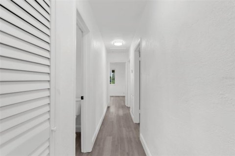 Casa en venta en Port Charlotte, Florida, 4 dormitorios, 175.4 m2 № 1900877 - foto 14