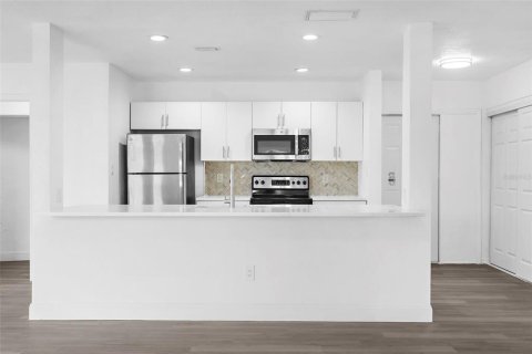 Casa en venta en Port Charlotte, Florida, 4 dormitorios, 175.4 m2 № 1900877 - foto 8