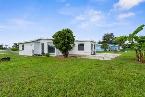Casa en venta en Port Charlotte, Florida, 4 dormitorios, 175.4 m2 № 1900877 - foto 25