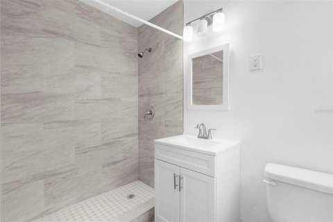 Casa en venta en Port Charlotte, Florida, 4 dormitorios, 175.4 m2 № 1900877 - foto 17