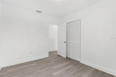Casa en venta en Port Charlotte, Florida, 4 dormitorios, 175.4 m2 № 1900877 - foto 21