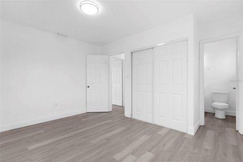 Casa en venta en Port Charlotte, Florida, 4 dormitorios, 175.4 m2 № 1900877 - foto 16