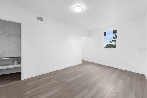 Casa en venta en Port Charlotte, Florida, 4 dormitorios, 175.4 m2 № 1900877 - foto 23