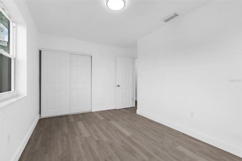 Casa en venta en Port Charlotte, Florida, 4 dormitorios, 175.4 m2 № 1900877 - foto 19
