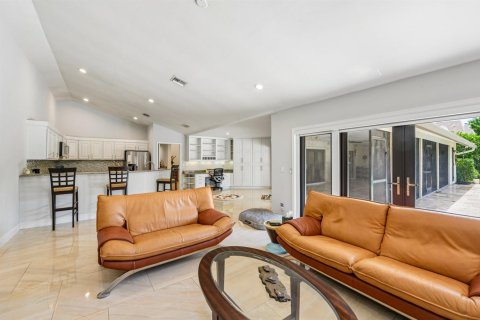 House in Boca Raton, Florida 4 bedrooms, 329.9 sq.m. № 2276105 - photo 17