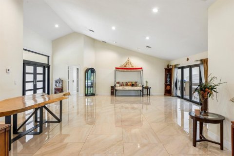 House in Boca Raton, Florida 4 bedrooms, 329.9 sq.m. № 2276105 - photo 7