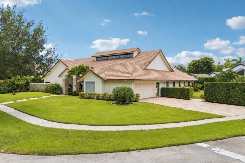 House in Boca Raton, Florida 4 bedrooms, 329.9 sq.m. № 2276105 - photo 2