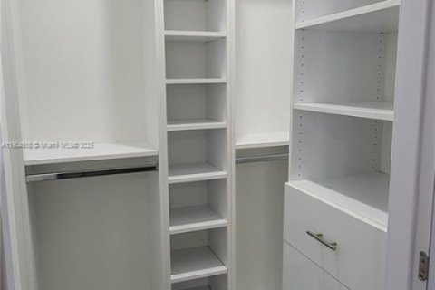 Снять в аренду таунхаус в Флорида-Сити, Флорида 3 спальни, 140.84м2, № 1955460 - фото 8