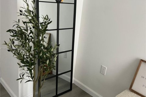 Снять в аренду таунхаус в Флорида-Сити, Флорида 3 спальни, 140.84м2, № 1955460 - фото 4