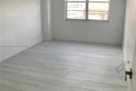 Condominio en alquiler en Sunny Isles Beach, Florida, 3 dormitorios, 204.38 m2 № 1925500 - foto 23