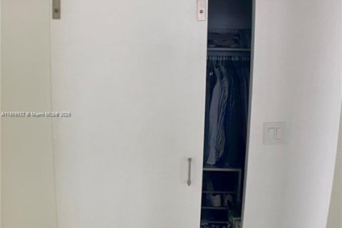 Condominio en alquiler en Sunny Isles Beach, Florida, 3 dormitorios, 204.38 m2 № 1925500 - foto 24