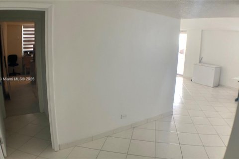 Condominio en alquiler en Sunny Isles Beach, Florida, 3 dormitorios, 204.38 m2 № 1925500 - foto 12