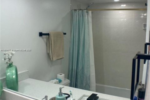 Condominio en alquiler en Sunny Isles Beach, Florida, 3 dormitorios, 204.38 m2 № 1925500 - foto 15