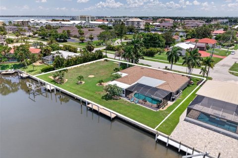 Villa ou maison à vendre à Punta Gorda, Floride: 4 chambres, 208.19 m2 № 2278039 - photo 3