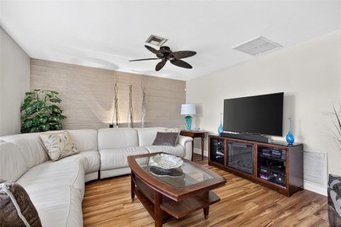 Villa ou maison à vendre à Punta Gorda, Floride: 4 chambres, 208.19 m2 № 2278039 - photo 9